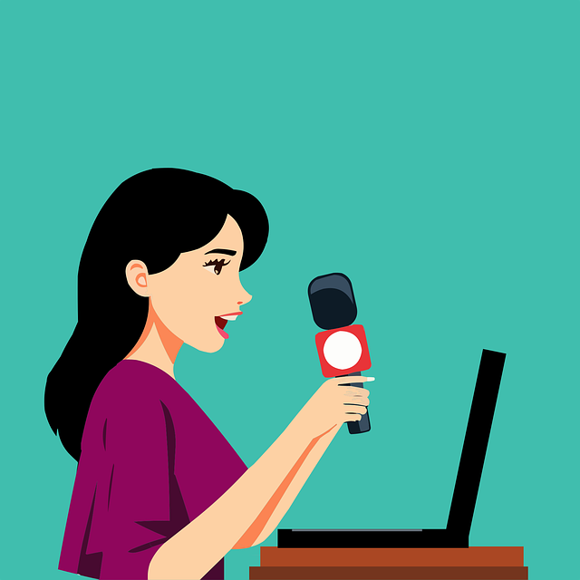 Pressekonferenz (Symbolbild Frau mit Mikrofon und Laptop)